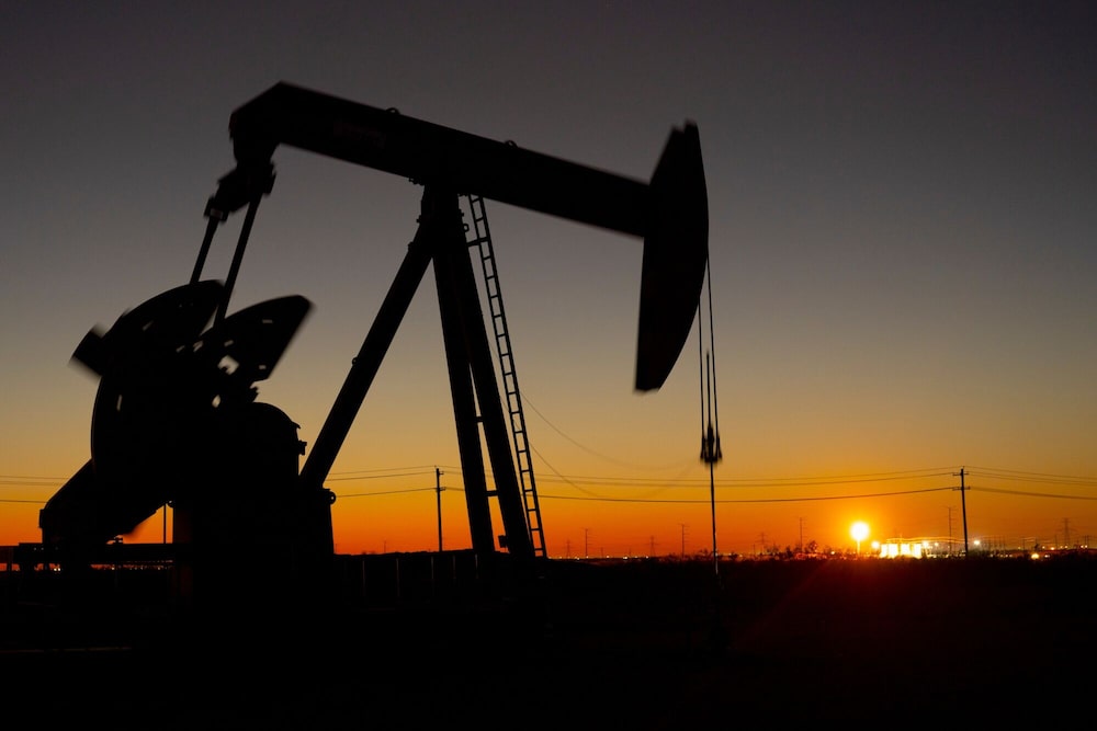 Los futuros del crudo West Texas Intermediate subieron más de 7% tras los ataques en Medio Oriente, en un contexto de tensiones geopolíticas y debates sobre el tope al petróleo ruso. Los futuros del crudo West Texas Intermediate subieron más de 7% tras los ataques en Medio Oriente, en un contexto de tensiones geopolíticas y debates sobre el tope al petróleo ruso.